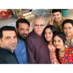 Ashnoor Kaur Instagram - Posting some pictures and #BTS from the #Lohri sequence of #PatialaBabes ❤️ How was your Lohri? #PariNoor #PatialaBabes #MiniKaMickey #Khurannas #offScreenFun #AshnoorStyleDiaries