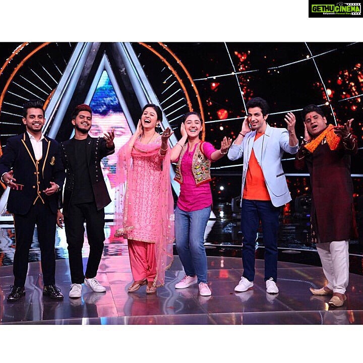 Ashnoor Kaur Instagram - Just some more!🤷🏻♀️ #PatialaBabes in #indianIdol tonight at 8pm IST @sonytvofficial #mumbaiPromotions #ashnoorkaur