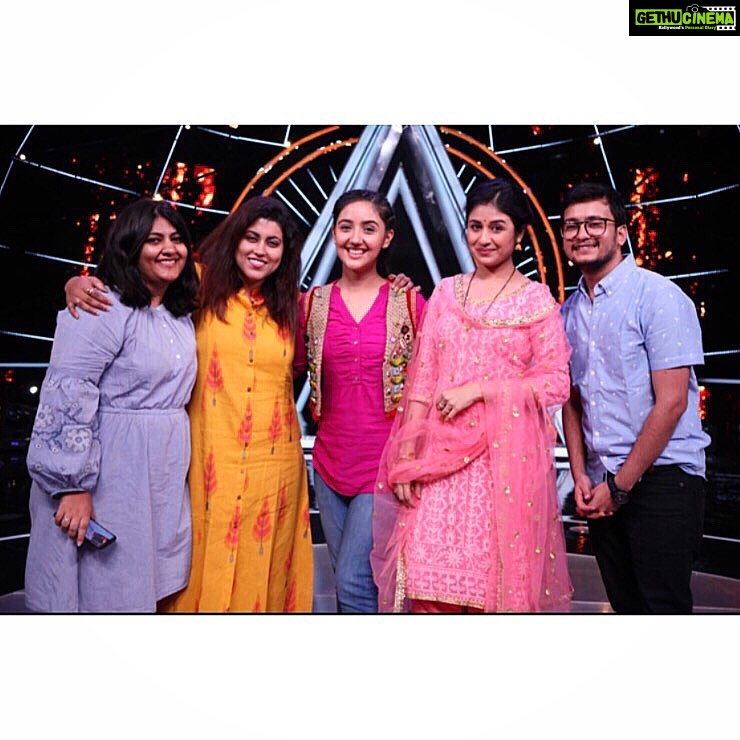 Ashnoor Kaur Instagram - Just some more!🤷🏻♀️ #PatialaBabes in #indianIdol tonight at 8pm IST @sonytvofficial #mumbaiPromotions #ashnoorkaur