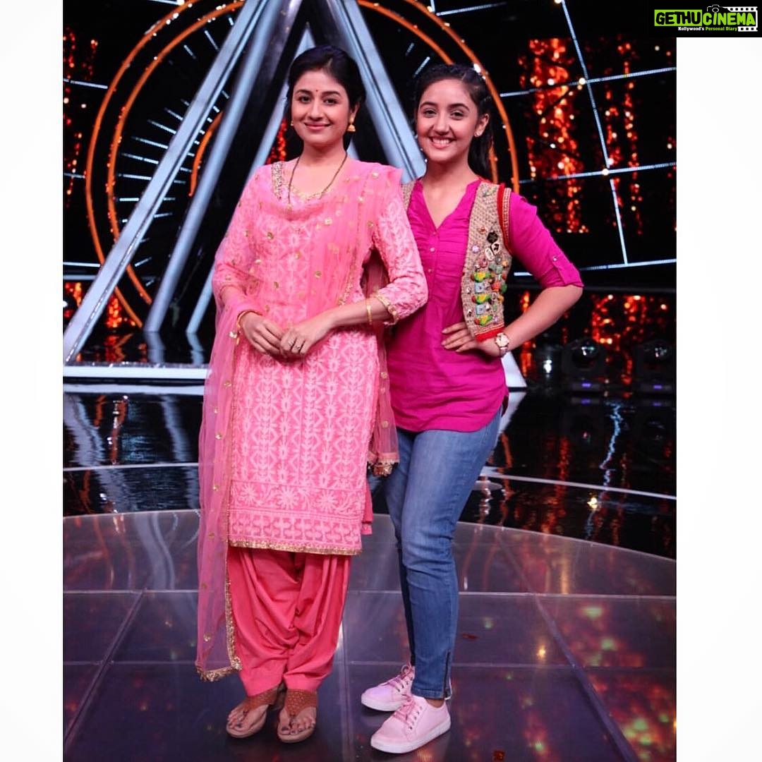 Ashnoor Kaur Instagram - Just some more!🤷🏻♀️ #PatialaBabes in #indianIdol tonight at 8pm IST @sonytvofficial #mumbaiPromotions #ashnoorkaur