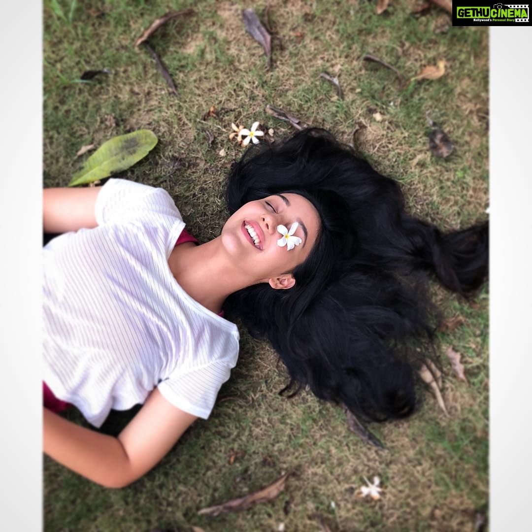 Ashnoor Kaur Instagram - Not a barbie girl, I’m livin’ in my own world!✨❤️ #ashnoorkaur #nature #flowers #naturelover #InvestInYourHair #longblackhair #patialababes #loveyourself
