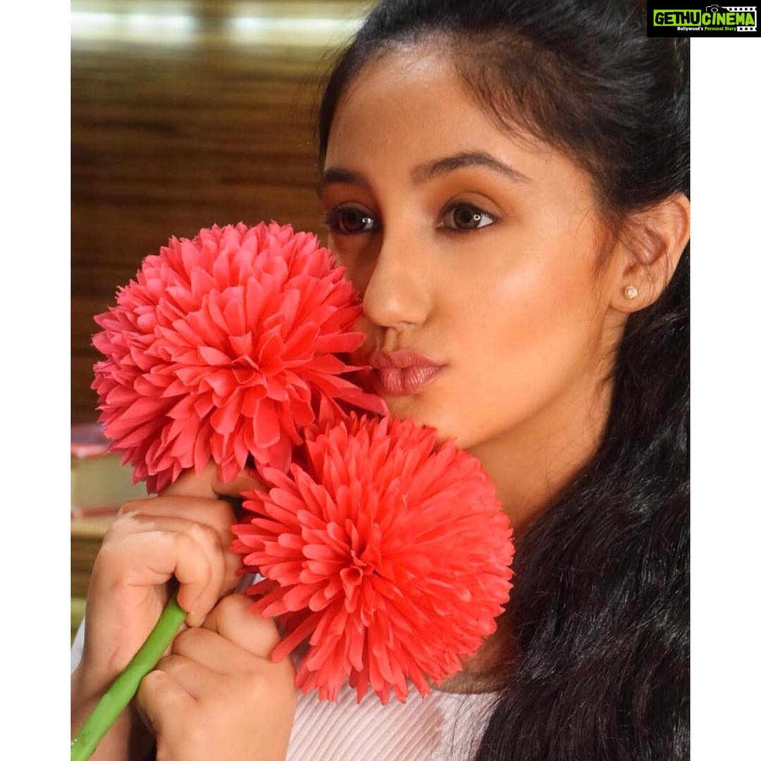 Ashnoor Kaur Instagram - The flower that blooms in adversity is the most rare and beautiful one!🌹 Do you like flowers? . . . Captured by @aashkapatelphotography Mua/hair @sachiandsaloni #ashnoorkaur #loveyourself #bestrong