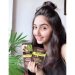 Ashnoor Kaur Instagram – I had so much damage to my hair due to styling, shoots, etc but I recently came across @marcanthonyindia ‘s Macademia oil range and I was totally amazed. I used the Macademia oil the night before I conditioned my hair next morning with the hair mask and results were just outstanding that too just in one use! They are super safe to use as they’re FREE of Sulphate, Parabens, SLS, Phthalates and cruelty. Go get these fabulous Marc Anthony products from @mynykaa 
#marcanthonyindia #celebritychoice #goodhairdays