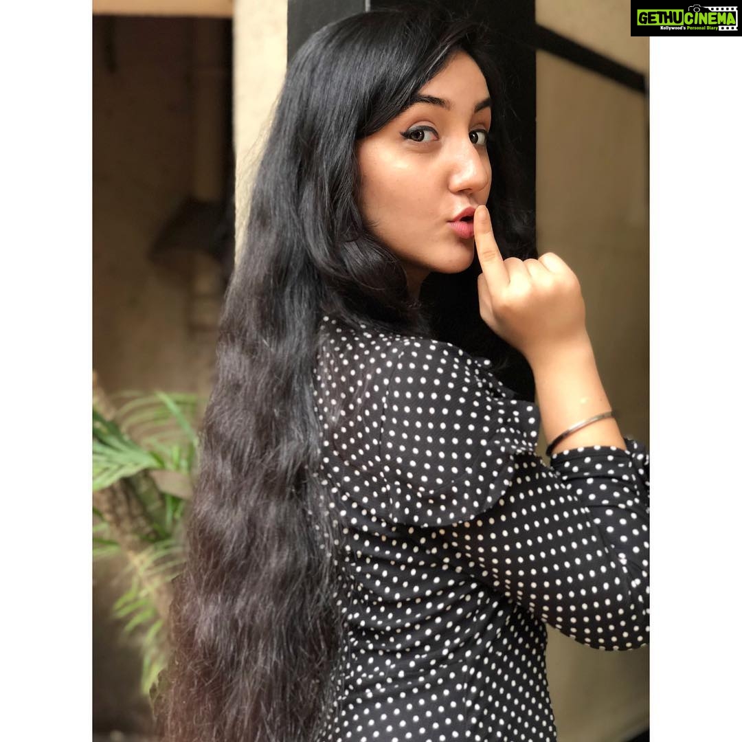 Ashnoor Kaur Instagram - Shooting for a lovely brand!❤️ Coming up soon! Stay tuned!😉 #ashnoorkaur #comingsoon #brandShoot