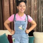 Ashnoor Kaur Instagram - Jab main chota bachcha tha, badi sharaarat karta tha.. Abhi bhi chota bachcha hoon, Aur ab bhi badi sharaarat karta hoon!🤪😉 . . Make memes on this one and post it under the #memeforashnoor ... I’ll select the best ones after 23rd and will repost them on my story! Let’s see how creative you guys can be!😜😂😂 #Allthebest