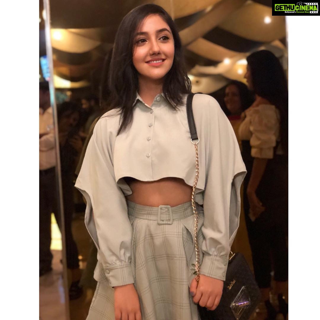 Ashnoor Kaur Instagram - Good things come to those who wait, Best things come to those who try✨ #KeepTrying #HaveFaith #LiveInHope #ashnoorkaur
