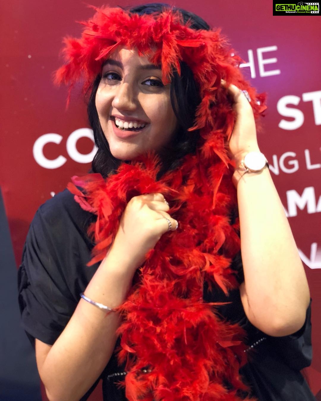 Ashnoor Kaur Instagram - About #LastNight @iwmbuzz celebrity buzz party❤️ Had a lot of fun! More pics coming up😉 #ashnoorkaur The Club