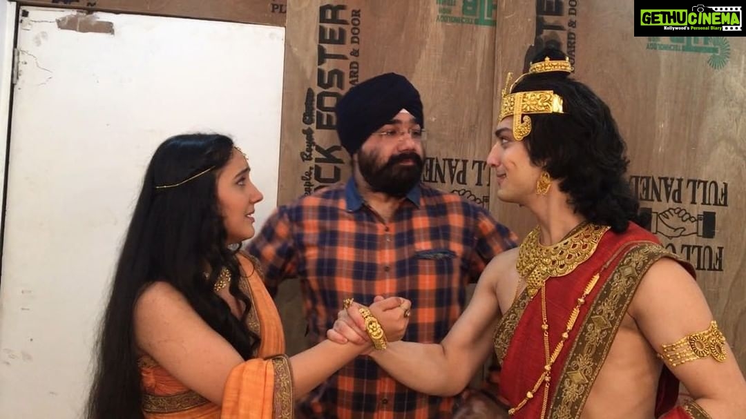 Ashnoor Kaur Instagram - Bhoj’s @sheezan9 motivational speech was only an excuse for the confidence in Vilas, because the real reason was... MY PAAAA!😘❤️ @gurmeetsingh0911 Beware now! @yunus_khan08 the #MadPrince 😂😝 @writersgalaxyofficial