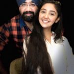 Ashnoor Kaur Instagram - Pa is on Instagram guys!🙈 Go show some love to my partner-in-crime!❤️ I’m #DaddysGirl #Repost @gurmeetsingh0911 . . . Father Daughter Duo...@ Cafe Coffee Day