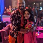 Ashnoor Kaur Instagram - A very happy birthday Vicky bhaiya🤗❤️ Lovveeddddd working with you! One of the sweetest person! Love you😘 And yes, you rocked it in Raazi! Now waiting for #Manmarziyaan yayyy😁 @vickykaushal09