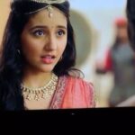 Ashnoor Kaur Instagram - Highlights from yesterday’s scene for those who missed it🤗 @sheezan9 when #Vilas and #Bhoj met for the first time! what do you think about the scene ? #prithvivallabh #newstorybegins #ashnoorkaur @writersgalaxyofficial Catch behind the scenes and the making in my story💕