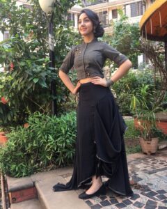 Ashnoor Kaur Instagram - Beauty is power, a smile is it’s sword... lovely outfit designed by @anushkaagarwal_label #ashnoorkaur #AshnoorStyleDiaries