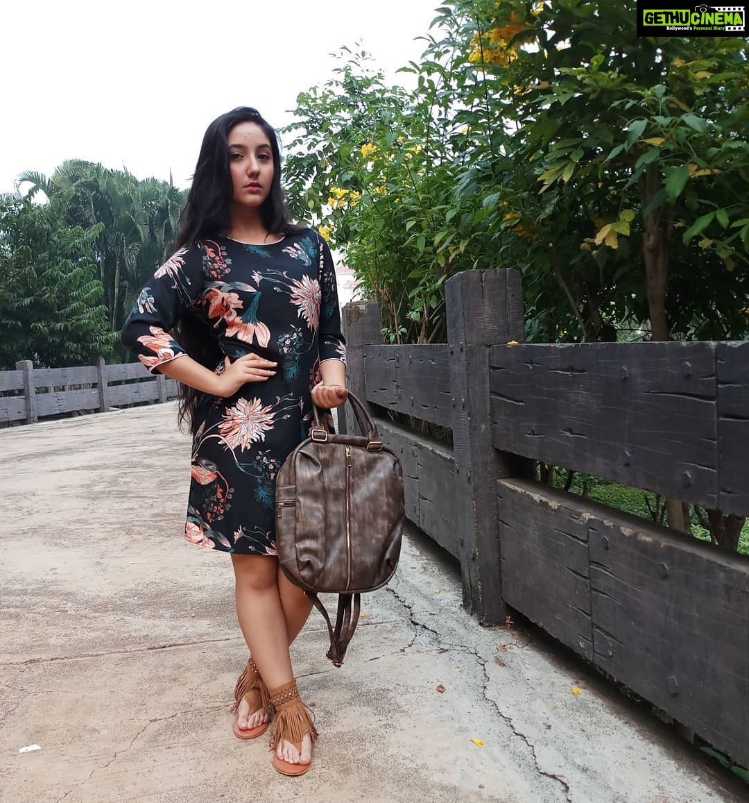 Ashnoor Kaur Instagram - Today the weather in Mumbai was awesome! So a walk with nature was a must❤ Who all went to spend time with nature today? Dress and footwear by @misfitinvogue Backpack cum handbag by @bagstopia.bags #ashnoorkaur