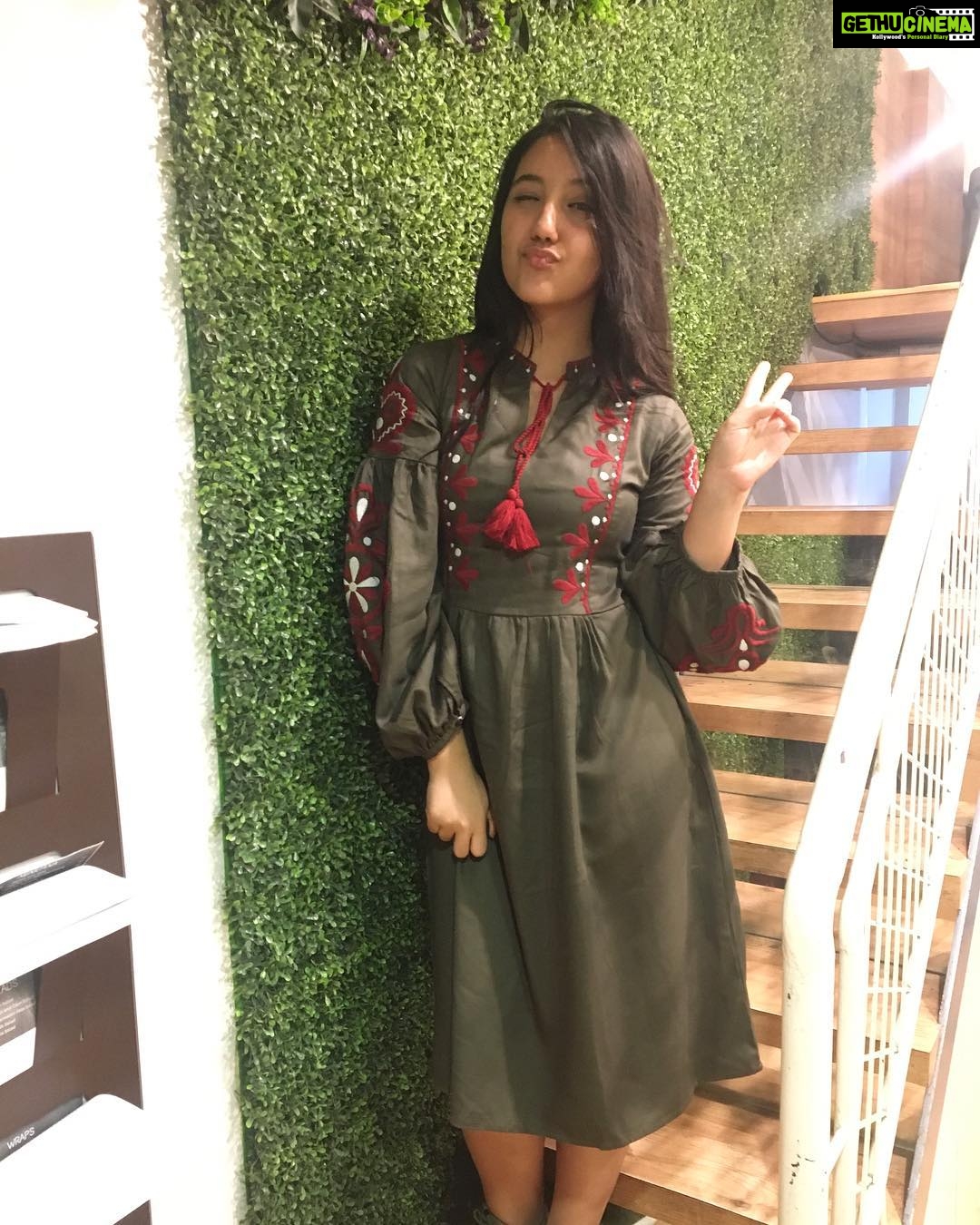 Ashnoor Kaur Instagram - Style isn’t about makeover and attention, it’s about self-expression!❤️ Outfit by @trend_on_the_go Clicked by @ameypandya happy ?😂🤷🏻♀️