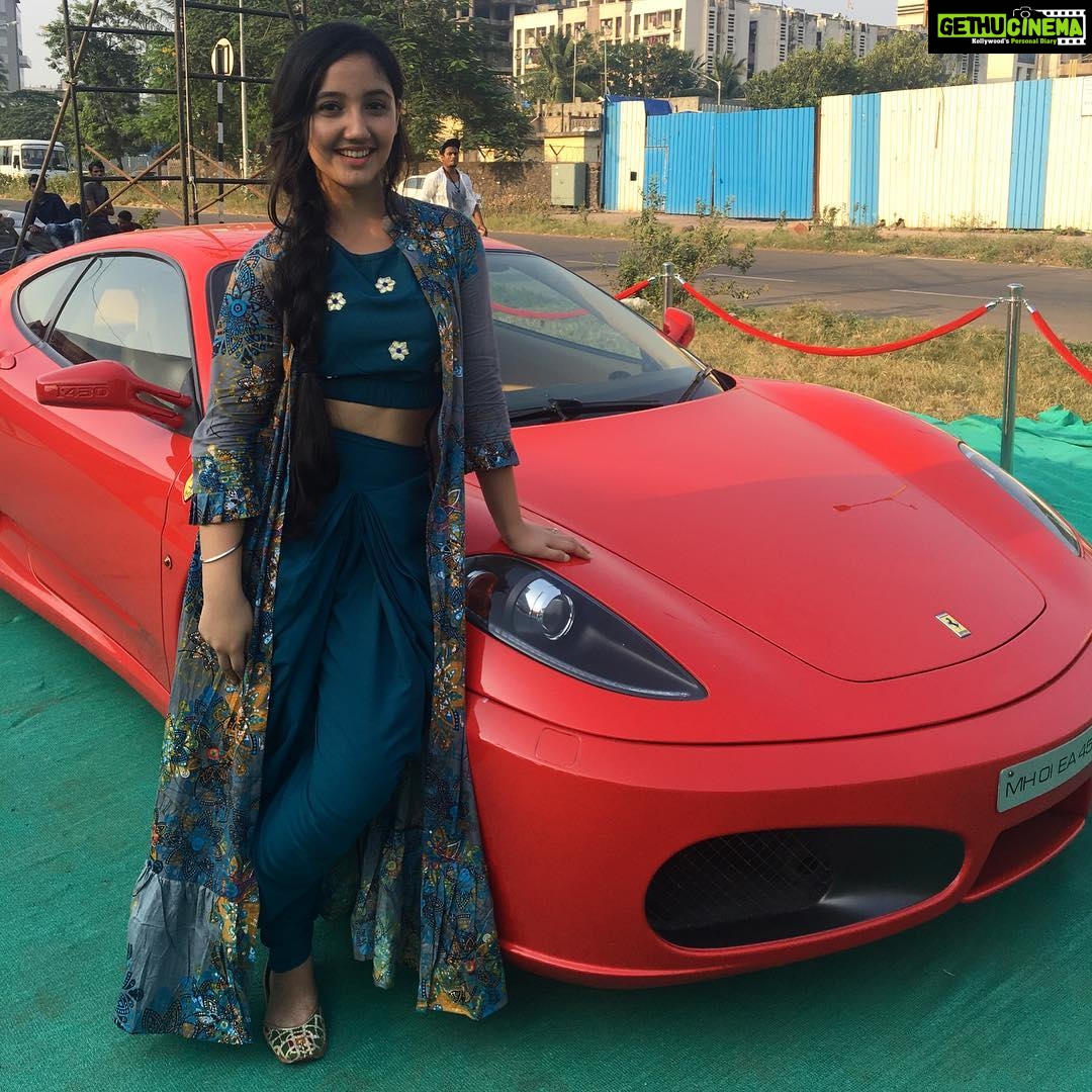 Ashnoor Kaur Instagram - My #abudhabiweek look❤️ Lovely outfit by @smisingbee #AshnoorKaur