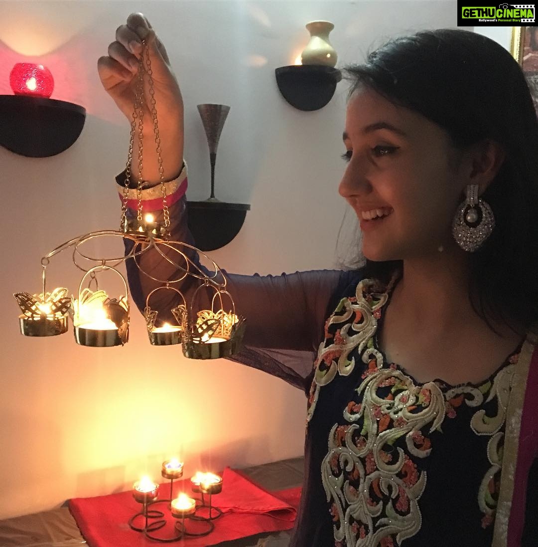 Ashnoor Kaur Instagram - #aboutyesterday #happydiwali Earrings by @eliteimitationjewellery Candle stand by @little_flower_collection #ashnoorkaur