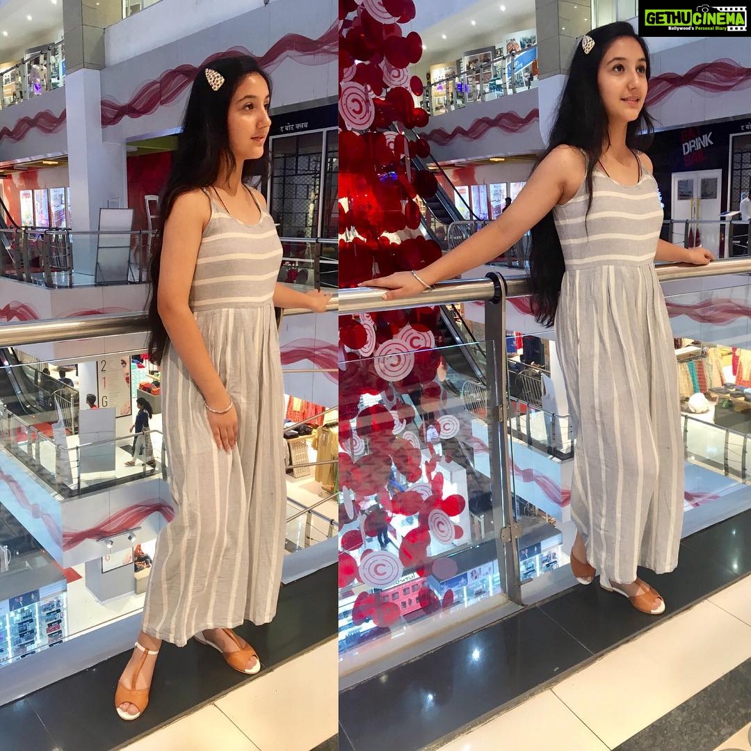 Ashnoor Kaur Instagram - About yesterday❤️ #weekendvibe outfit by @femi9_by_as Footwears by @lavieworld
