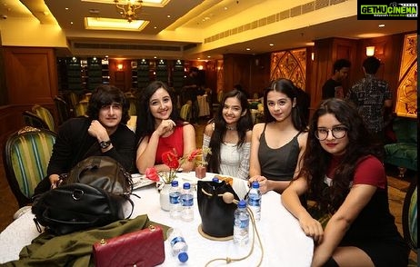 Ashnoor Kaur Instagram - #throwback To Prabhjyot’s birthday bash!🎊❤️🔥