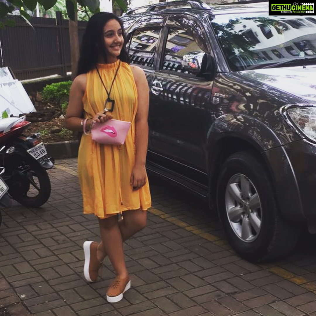Ashnoor Kaur Instagram - Had a lovely time with my friends❤️ #instarbucks #funwithfriends #streetsnaps Dress and pouch by @_mad_over_accessories #ashnoorkaur Starbucks