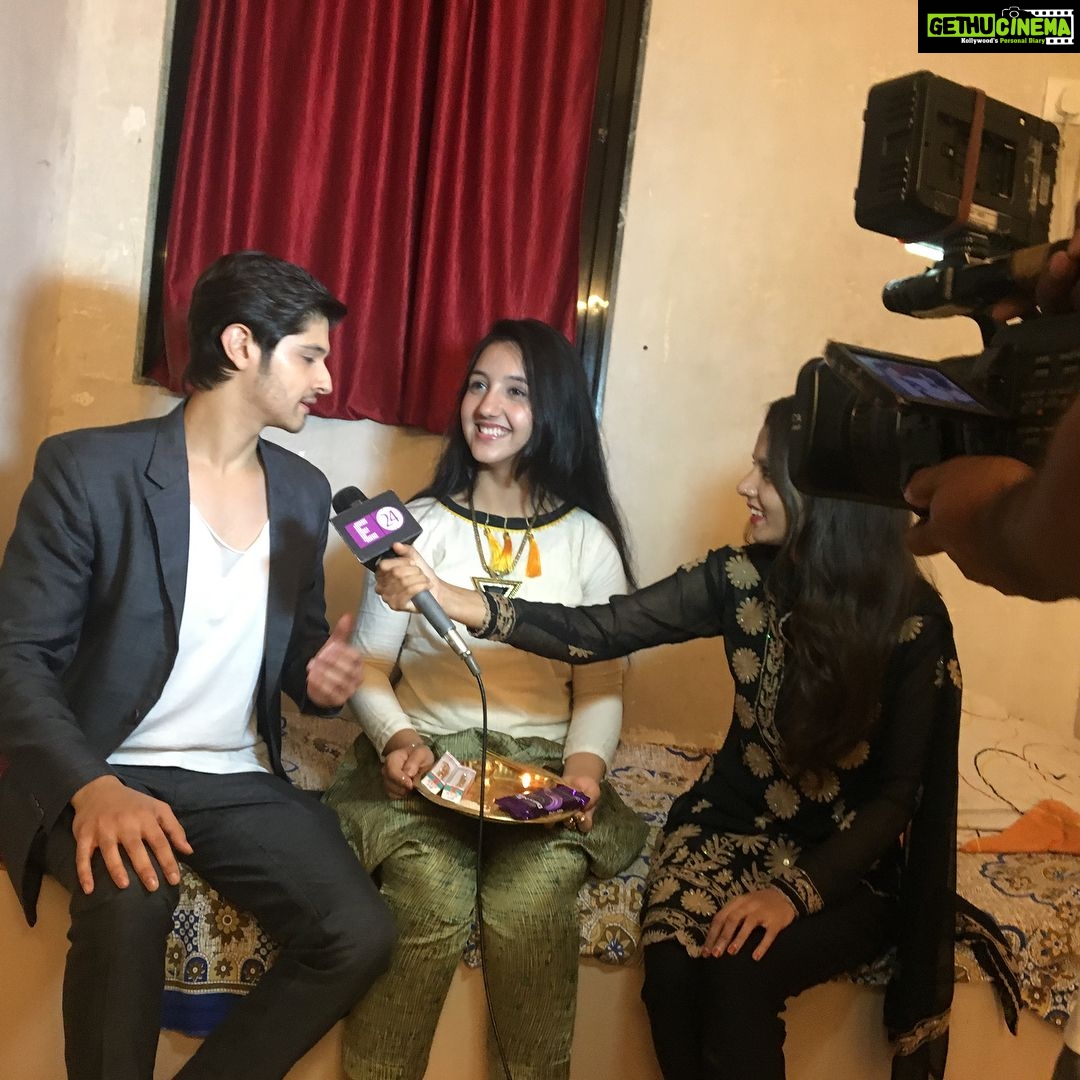 Ashnoor Kaur Instagram - Celebrated Raksha Bandhan with @rohanmehraa and E24❤️ this story will come at 12:28pm and then the repeat at 4:00pm on E24❤️ #HappyRakshaBandhan My outfit and jewellery by @just4u_shopping Juttis by @alexbrown.in