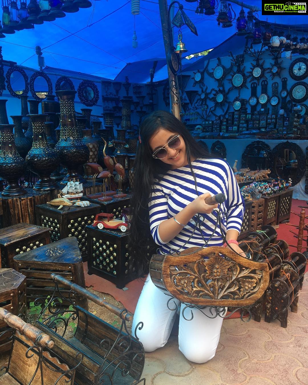 Ashnoor Kaur Instagram - Hey guys! Sorry couldn't keep a meet and greet because of the busy schedule.. But to compensate it I'll be coming live today at 8:30pm IST .. hope to see u all there💕 be ready with ur questions guys💯💕 #ashnoorkaur #hyderabaddiaries #cominglive Hyderabad