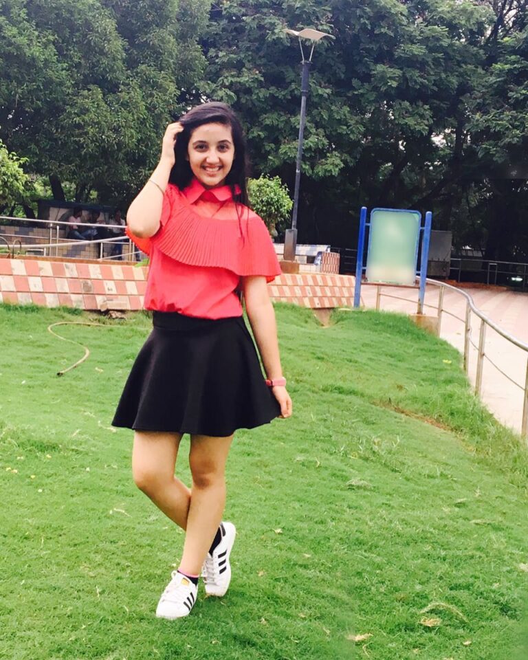 Ashnoor Kaur Instagram - The best and most beautiful things in the world can't be seen or even touched.. they must be felt within the heart!❤️ A lovely day spent at Lumbini Park in Hyderabad❤️ outfit courtesy @you_nique_store #ashnoorkaur #hyderabaddiaries #fun #ashnoor #hyderabad #lumbinipark #lovefornature