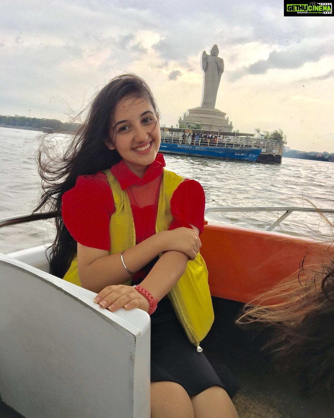 Ashnoor Kaur Instagram - Today was lit!💯🔥 Hyderabad❤️ Lumbini Park, a place I went to as a kid😌❤️ Today my old memories got refreshed!❤️🔥💯 #ashnoor #fun #ashnoorkaur #lumbinipark #hyderabaddiaries #hyderabad