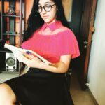 Ashnoor Kaur Instagram - A normal human lives just once, but a reader lives ai least a hundred times more❤️ ty @you_nique_store for the lovely outfit and glasses❤️ just loved them💯 #ashnoorkaur #ashnoor #you_nique_store India