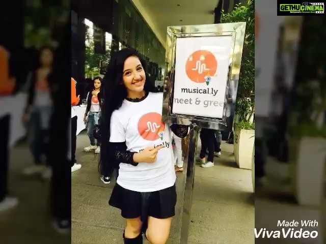 Ashnoor Kaur Instagram - Today's meet and greet was so much fun! Had a blast with my old buddies❤️ lots of love😘 #ashnoor #ashnoorkaur #musically #mumbai2ndMnG #mumbai2ndmeetngreet #fun Sofitel Mumbai BKC