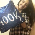 Ashnoor Kaur Instagram - Tysm everyone for 400k+ followers! Feel really blessed to have u all in my life.. thanx for all d blessing n warm wishes❤️ really means a lot, the love u all show in d form of comments, dms , handmade cards, edits, etc. Once again Tysm.. this lovely pillow cover by @gna_covers .. #ashnoor #ashnoorkaur #400k #400kfollowers #gna_covers