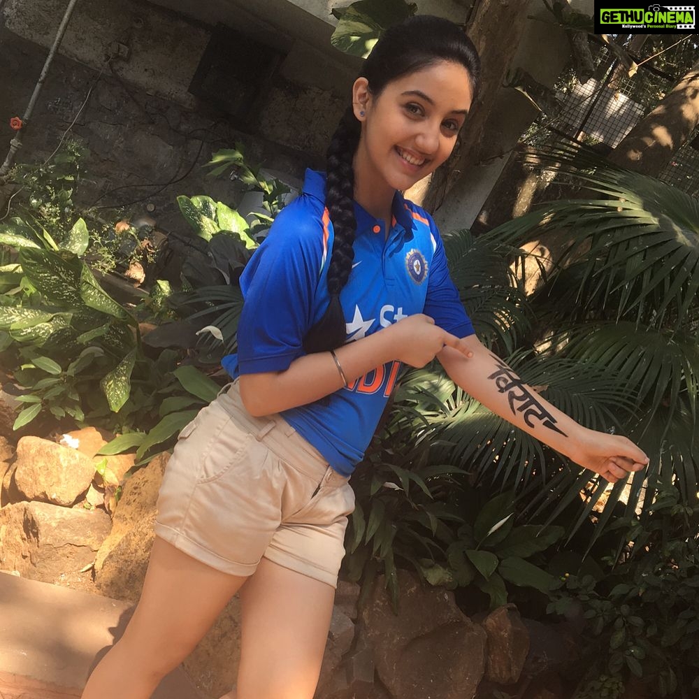 Ashnoor Kaur Instagram - Shot for 'star sports' with a really good friend of mine... rits❤️😘 ... n ehsaas Di , who I met after so long! I really enjoyed working with them!❤️ #ashnoorkaur #lovelovelove #shootshootshoot #shootmodeon #lovemywork #ashnoor #rits #ahsaaschanna #lovelycoactors