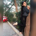 Ashnoor Kaur Instagram - Nature's peace will flow into u, as sunlight flows into trees, in this beauty, be a butterfly! Pretty to see, n hard to catch❤️ ty @alexbrown.in for these lovely 'mojris ' .. I loved them, n the best thing is they go with western as well as Indian #ashnoorkaur #laughterisdbestmedicine #ashnoor #lovelovelove #alexbrown #nature #beautyofnature #lovefornature #smiling #loveuall