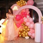 Ashnoor Kaur Instagram - Can’t believe I’m 18 (finallyyyyy)💗✨ . . . Beautiful📍 @mannrangi Amazing decor @set_style_snap Wearing @alesandracouture HMUA by my lovelies @shine_and_shadow_ 📸 @smileplease_25 Mannrangi