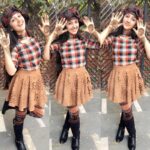 Ashnoor Kaur Instagram - Mehendi time! #mehenditime #ashnoorkaur #style #pose #ashnoor #mehendi #indowestern #outfitoftheday #outfitformehendi #delhiwinters #njoymemt