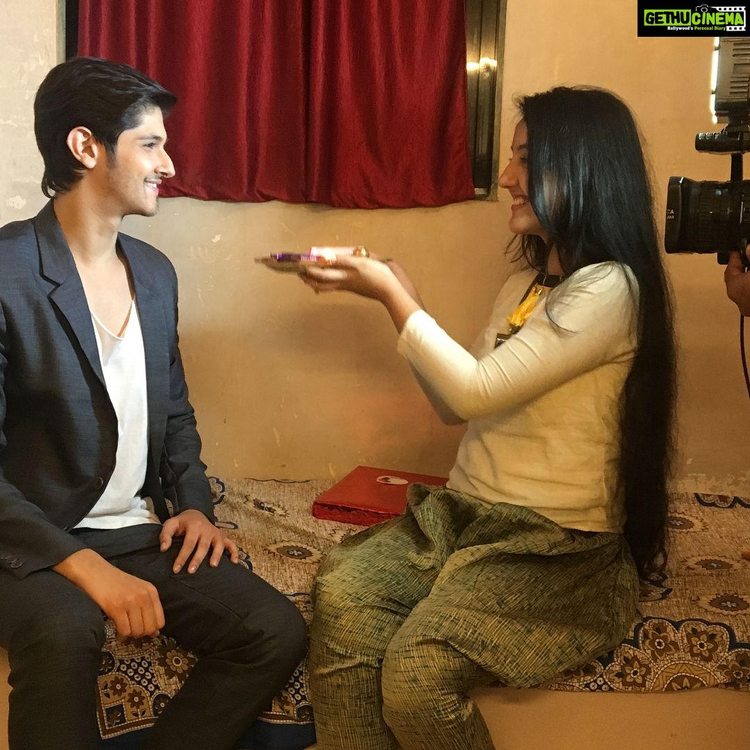 Ashnoor Kaur Instagram - Celebrated Raksha Bandhan with @rohanmehraa and E24❤️ this story will come at 12:28pm and then the repeat at 4:00pm on E24❤️ #HappyRakshaBandhan My outfit and jewellery by @just4u_shopping Juttis by @alexbrown.in