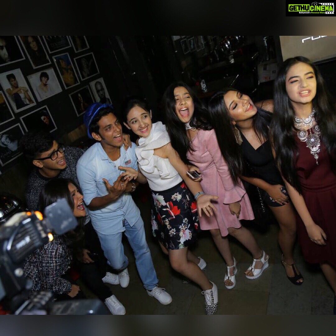 Ashnoor Kaur Instagram - Dance pics guyss!!❤️ do see all the pics.. group picture at last..😊 had a blast! I still can't stop thinking about it!❤️💯 #ashnoorsbirthday #ashnoorkaur #ashnoor #ashnoors13th #birthdaygirl #birthdayfun #birthdayparty #birthdaydance #birthdaypartydance #my13thbirthday
