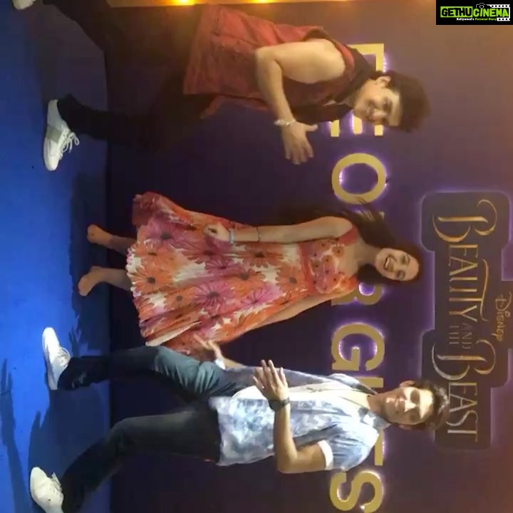 Ashnoor Kaur Instagram - Series of our boomerangs .. #aboutlastnight .. one slo-mo in d end ✌🏻️ #ashnoor #ashnoorkaur
