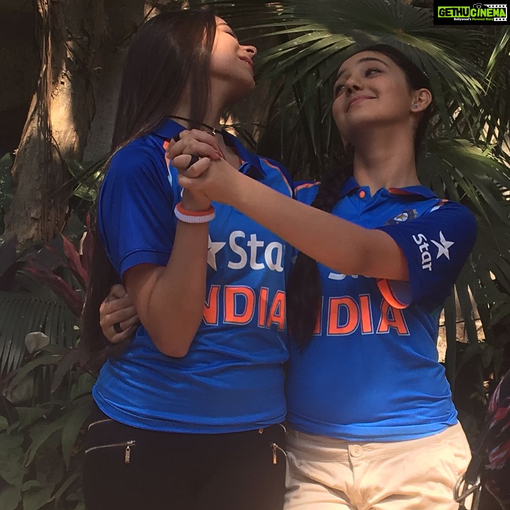 Ashnoor Kaur Instagram - Shot for 'star sports' with a really good friend of mine... rits❤️😘 ... n ehsaas Di , who I met after so long! I really enjoyed working with them!❤️ #ashnoorkaur #lovelovelove #shootshootshoot #shootmodeon #lovemywork #ashnoor #rits #ahsaaschanna #lovelycoactors