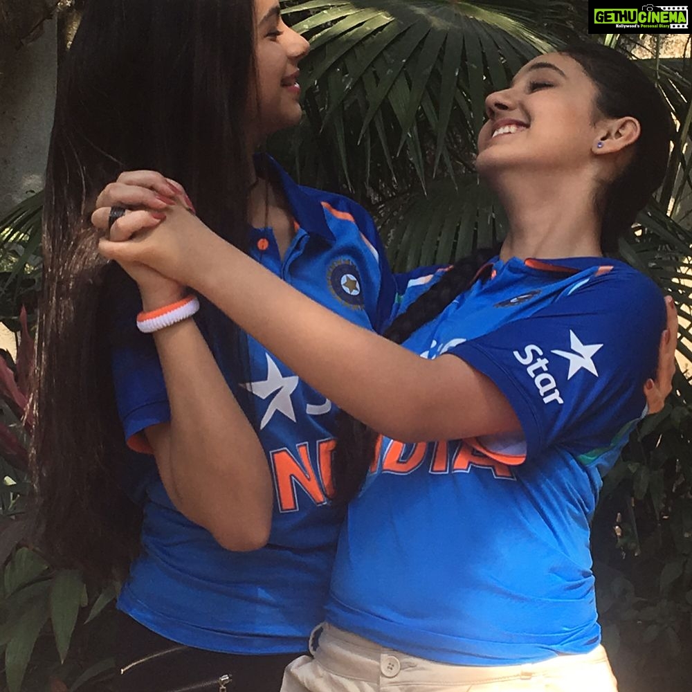 Ashnoor Kaur Instagram - Shot for 'star sports' with a really good friend of mine... rits❤️😘 ... n ehsaas Di , who I met after so long! I really enjoyed working with them!❤️ #ashnoorkaur #lovelovelove #shootshootshoot #shootmodeon #lovemywork #ashnoor #rits #ahsaaschanna #lovelycoactors