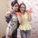 Ashnoor Kaur Instagram - Another day of shoot.. #momdaughterday #shootingflashback #love #ashnoor #hina #akshara #naira #yrkkh #yerishtakyakehlatahai #😘
