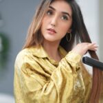 Ashnoor Kaur Instagram - Discover the magic of methi a.k.a Fenugreek, to solve all your hair problems! The ‘Made in India’ brand Manestream has combined this wonder ingredient in all its ayurvedic formulations to give you strong & healthy hair. Shop now at www.manestream.in ✨