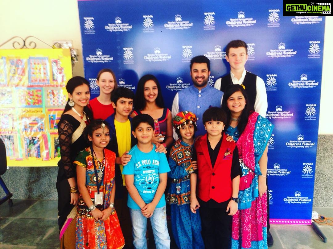 Ashnoor Kaur Instagram - Proud to be a Ryanite... Njoyed d opening of international children's festival of performing arts... Meet my old friends as well... Thanks for giving dis opportunity Ryan sir....😊 nice to meet Ryanites frm different countries ...