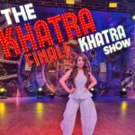 Ashnoor Kaur Instagram - One of the most fun days from promotions🤍 Please watch us on today’s telecast of #TheKhatraKhatraShow on voot 7pm today, and on Colors channel, tomorrow 8am🫶🏻 #TuttGaya #ShaNoor . . . #WhatIWore #ashnoorstylediaries 🧣@tiara_gal @akansha.27 👗 @chhayagandhi.designstudio 💍 @rimayu07 💄 @makeupbysurbhik 💁🏻‍♀️ @hairtrendzbysmieta 🤝 @prwayfashionconsultancy 👠 @paioshoes