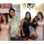 Ashnoor Kaur Instagram – #LastPost from the birthday party🤍 Thanks to all the amazing people who came and made it even more special!!! Love ya’ll✨
(And sorry to all the ones I couldn’t fit in the postttt, IG really needs to increase the carousel & tagging capacity👀👅)
.
.
.
📍 @mannrangi
📸 @smileplease_25
đź’„ @shine_and_shadow_
đź‘— @alesandracouture
🎊 @set_style_snap Mannrangi