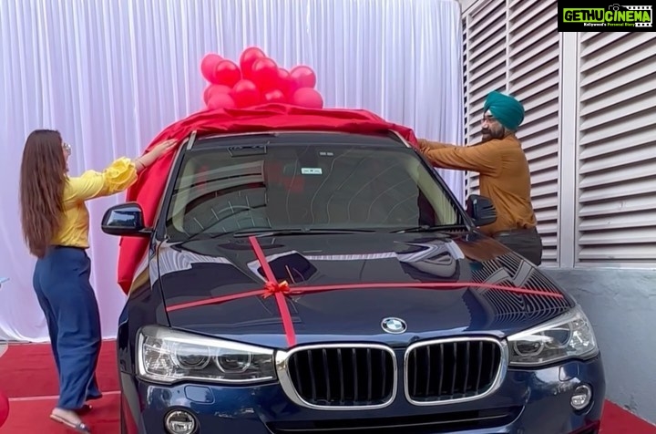 Ashnoor Kaur Instagram - Ticked off the 1st thing from my 18th’s bucket list- My first self earned car♥️ #NewBaby #BirthdayGift Thank you universe, thanks mom-dad… #Grateful #Happy18ToMe #BMWx3 . . . Wearing @notsopink.in