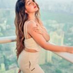 Ashnoor Kaur Instagram - Be raw & rare, In a world of silver coated pretence🤍