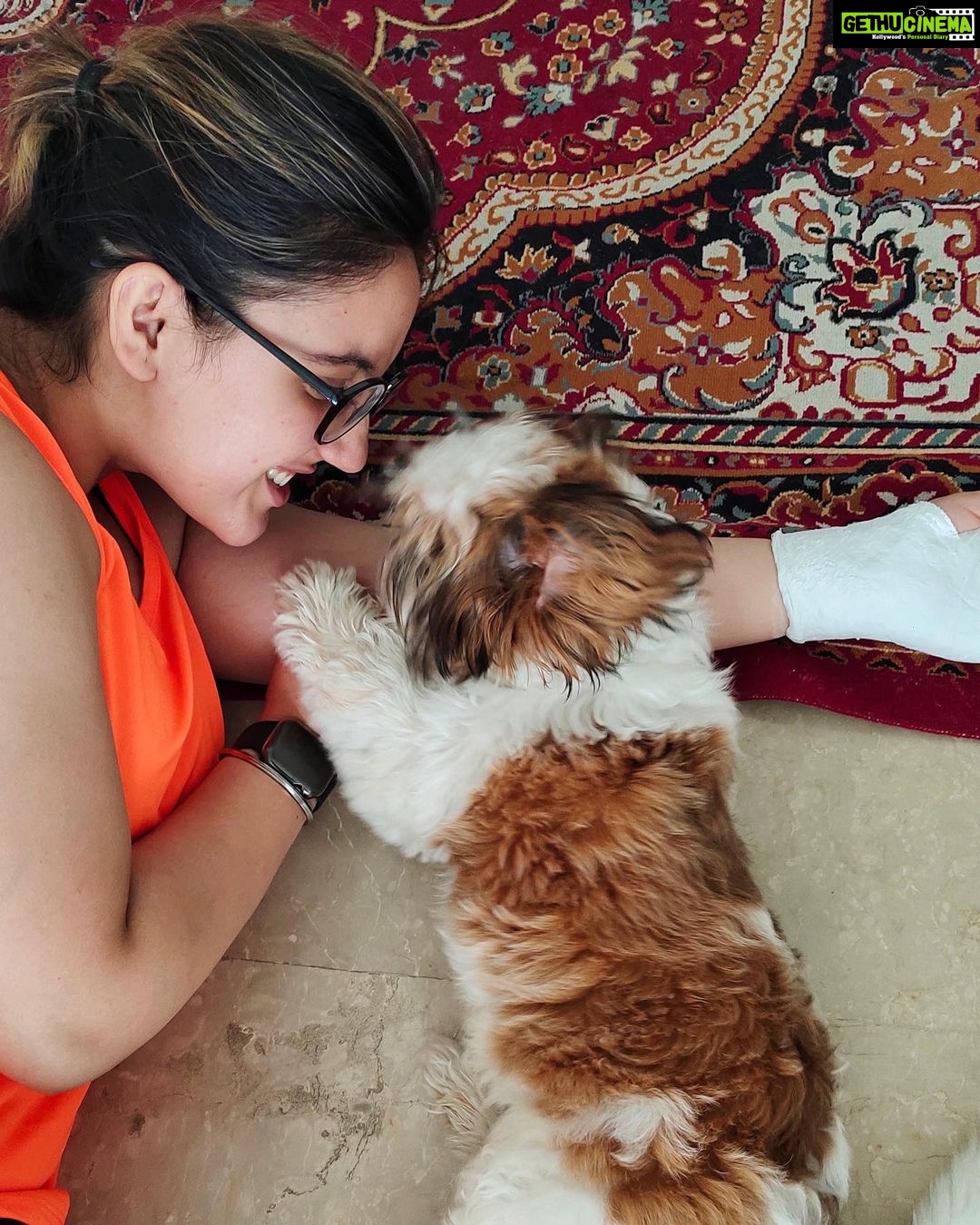Ashnoor Kaur Instagram - I’m so fur-tunate to have you, because you made me laugh during the times I thought I couldn’t even smile… Thanks for the paw-some memories 🐾🐶 Iloveyou @woof.ziggy #InternationalPetsDay