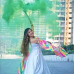 Ashnoor Kaur Instagram - Holi 2022- A holi well spent, finally, after years of lockdown💫🤍 How was your Holi? #Holi2022 #HoliHai #WhatIWore 👗 @lavanyathelabel 📸 @smileplease_25