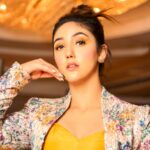 Ashnoor Kaur Instagram - A closer look💫🧡