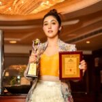 Ashnoor Kaur Instagram - ‘Style diva of the year’ at the CNBC awaaz awards💫♥️ On receiving this title, I just wanna say that style isn’t what you wear, it is about how you wear it, who you are & how you carry yourself! Style is from within💫